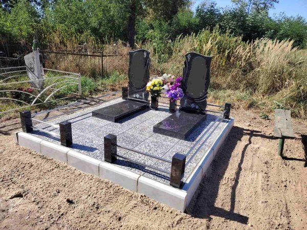 Двойной памятник 6