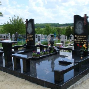 Двойной памятник 1