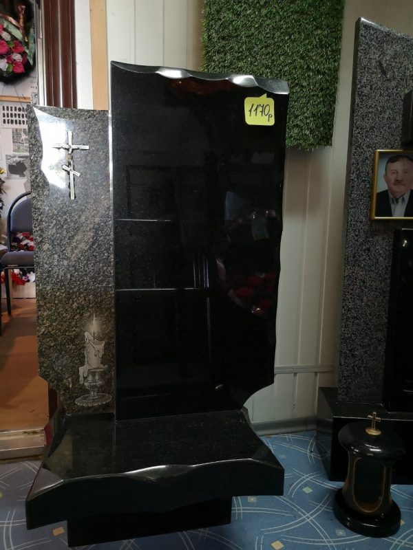 Составной памятник 25