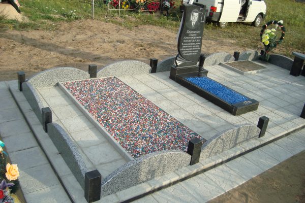 Комбинированная ограда