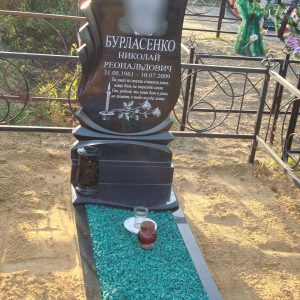 Вертикальный памятник 6