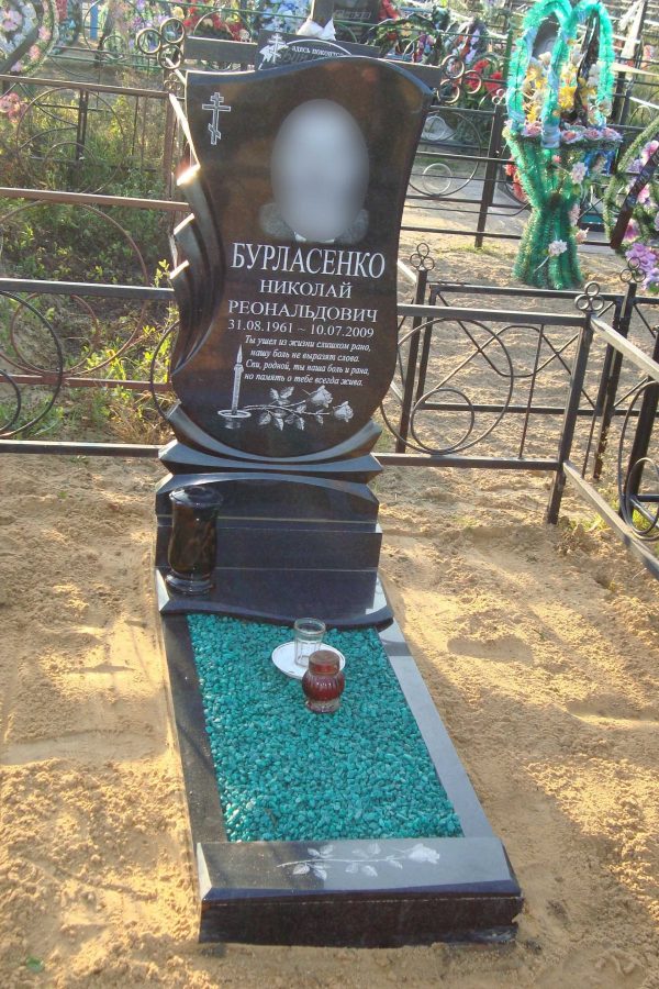 Вертикальный памятник 6