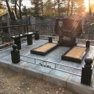 Ограда гранит с нержавейкой 5