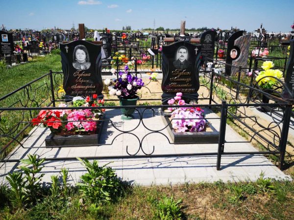 Накладные бронзовые буквы, окраска букв золотой краской 6