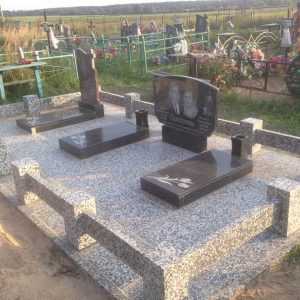 Тройной памятник 4