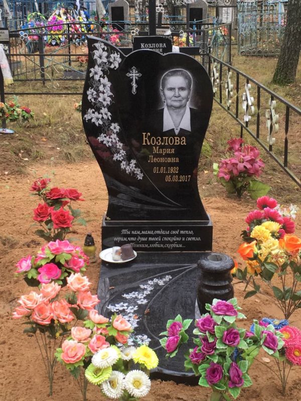 Памятник в виде сердца 7