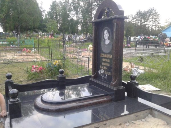 Составной памятник 23