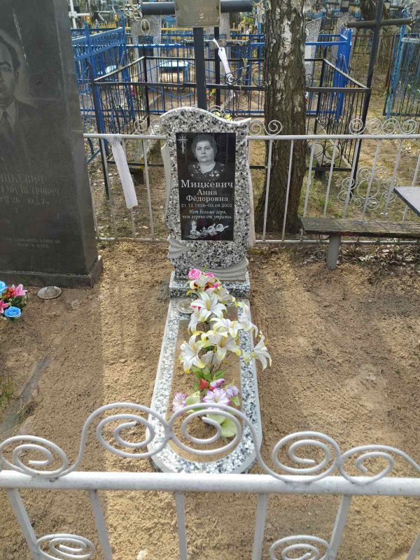 Памятник из мраморной крошки 4