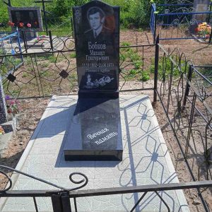 Гранитный памятник 15