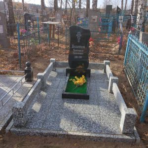 Гранитный памятник 21